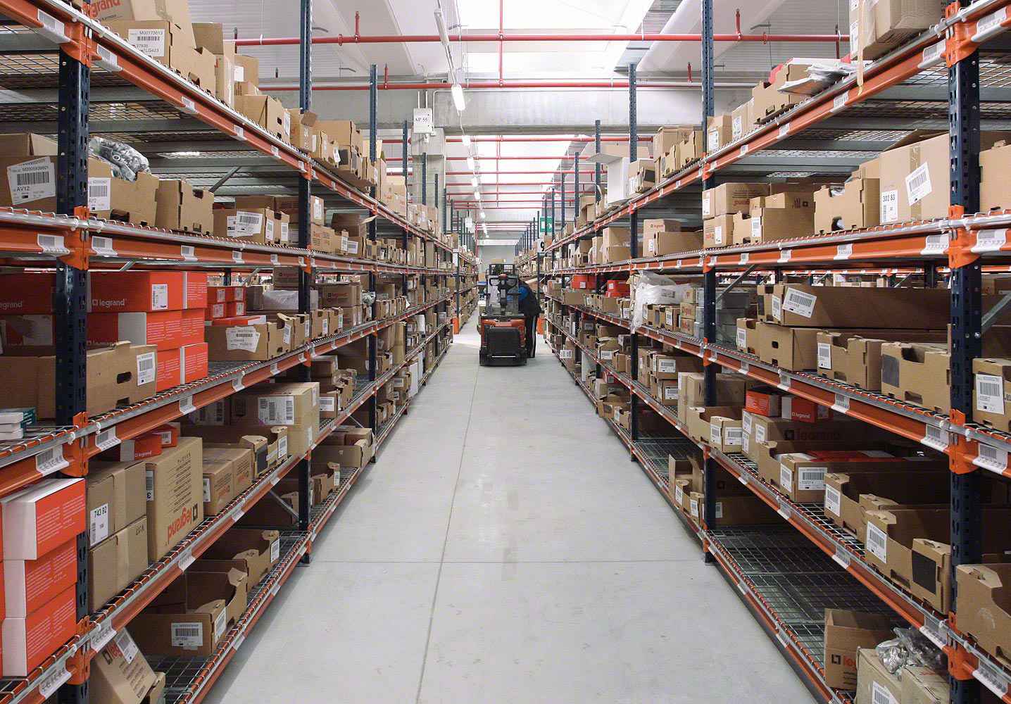 爱游戏app体育官方网站-爱游戏(中国)智慧安全用电-仓库库房方案